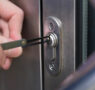 ¿Cómo abrir una puerta?