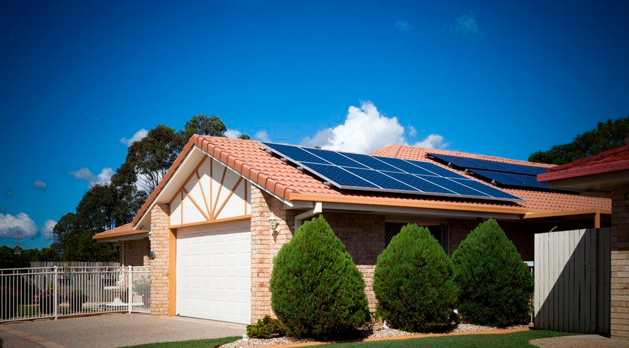 Paneles solares en el tejado: riesgos de electrocución y radiación electromagnética