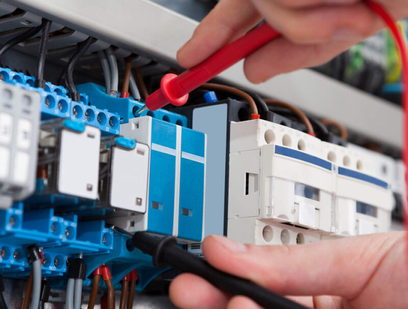 ¿Cómo puedo obtener un presupuesto para trabajos eléctricos?
