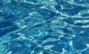 Piscinas Lara explica los beneficios de la cloración salina para la piscina y cómo realizarlo