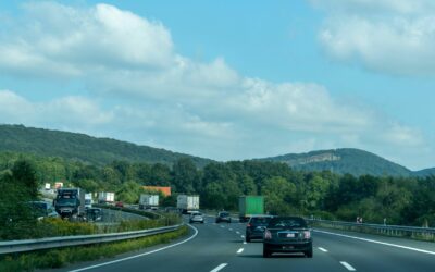 El envejecido parque móvil y las deficiencias en las infraestructuras reabren el debate sobre la seguridad vial en la época del año con más desplazamientos, según SMA Road Safety