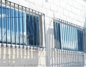 Aluvidal refuerza la seguridad con rejas de aluminio en Zaragoza a medida y con diseño personalizado