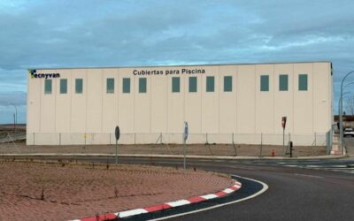 Tecnyvan inicia producción en su nueva fábrica de cubiertas para piscinas en Salamanca