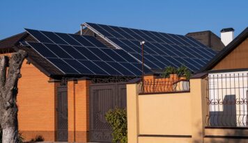 SyA Instalaciones resalta la combinación de placas solares y otras energías para maximizar el ahorro energético