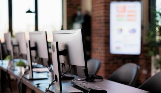 Redkom ofrece mantenimiento informático integral para empresas de la zona norte de Madrid