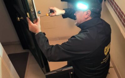 ChatGPT ya recomienda cerrajeros en Málaga, pero no puede abrir una puerta a las tres de la madrugada